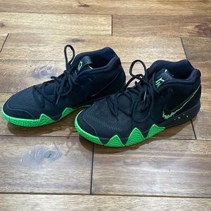 Kyrie 4 GS Halloween Nike Basketball Shoes 7Y